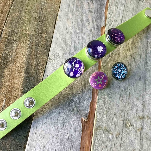 Women's Snap Bracelet - Picture 8 of 8